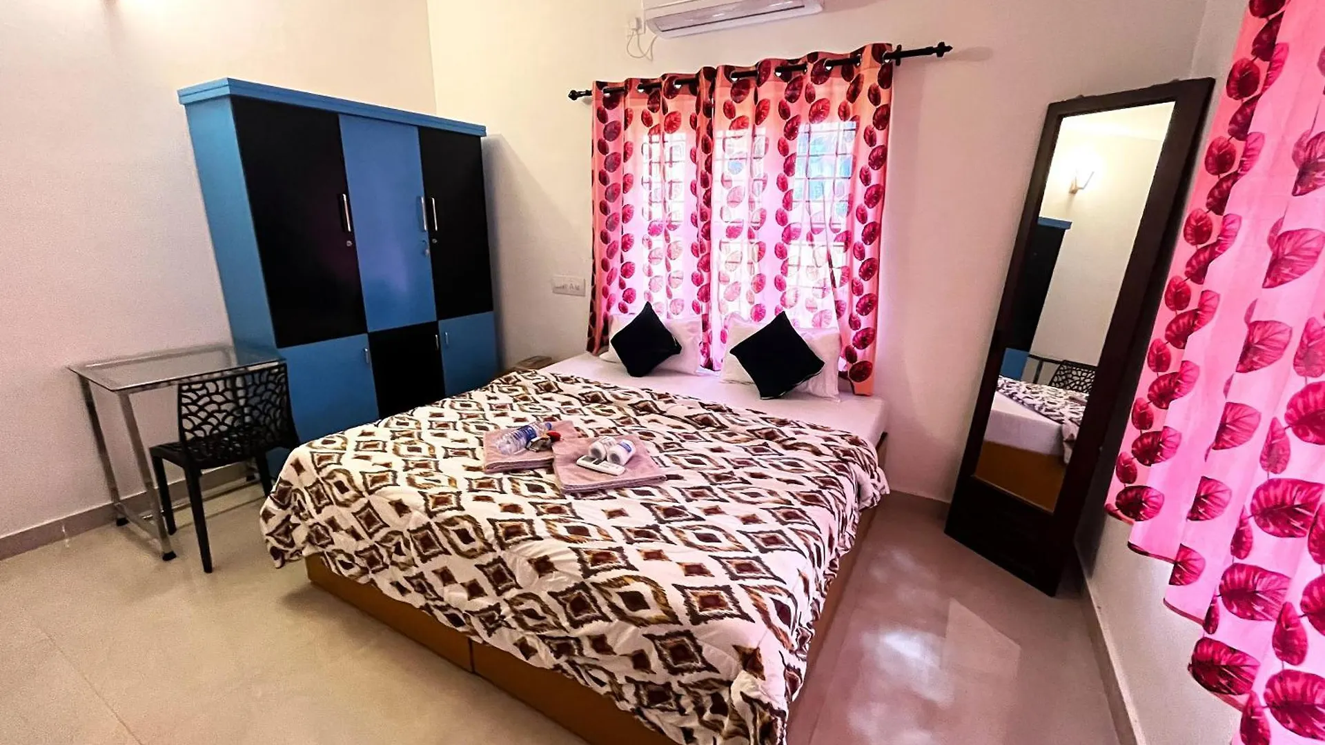 Paddy N Canal Homestay Alappuzha 0*,  India